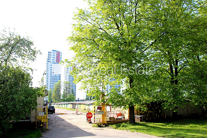 Zeme īpašumā, iežogota teritorija, slēgta teritorija, garāža vienai automašīnai, betona Rīga - foto 9