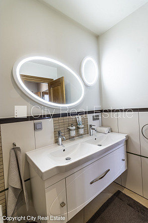 Реновированный дом, благоустроенный озеленённый двор, территория обнесена Юрмала - изображение 17