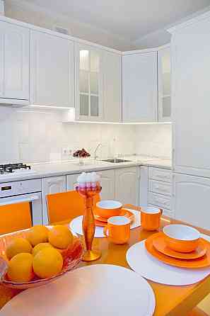 Фасадный дом, реновированный дом, благоустроенная озеленённая территория, вход с Rīga