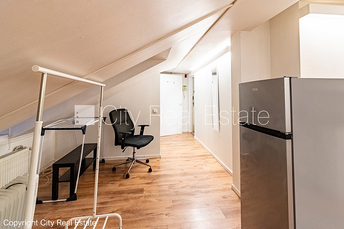 Fasādes māja, labiekārtota apzaļumota teritorija, mansards, viena istaba izolēta, viena istaba Rīga - foto 3