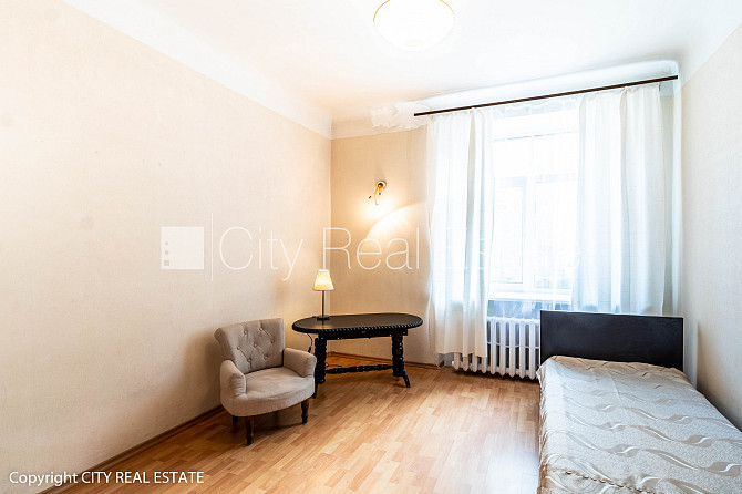 Renovēta māja, ieeja no pagalma, beletāža, kāpņu telpa pēc kosmētiskā remonta, logi Rīga - foto 8