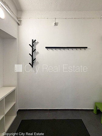 Фасадный дом, вход с улицы, окна выходят на улицу, центральное отопление, Рига - изображение 16