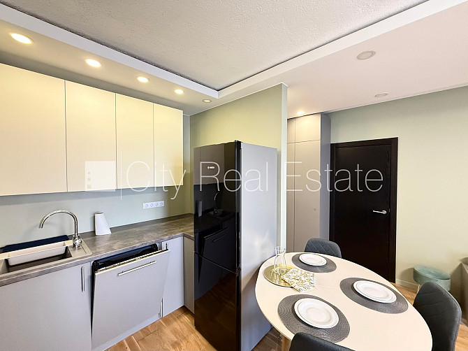 Новостройка, благоустроенная озеленённая территория, закрытый двор, место для Рига - изображение 6