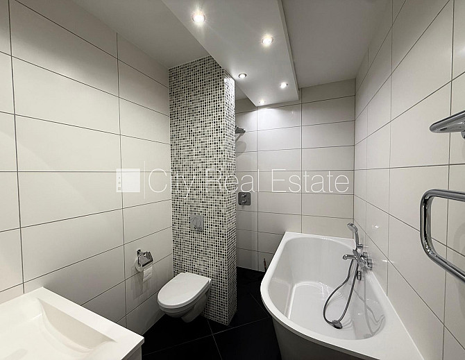 Новостройка, благоустроенная озеленённая территория, закрытый двор, место для Рига - изображение 14