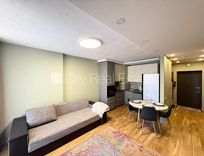 Новостройка, благоустроенная озеленённая территория, закрытый двор, место для Рига - изображение 1