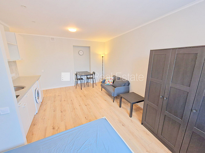 Fasādes māja, slēgts pagalms, iespēja nomāt autostāvvietu, ieeja no ielas, kāpņu telpa pēc Rīga - foto 8