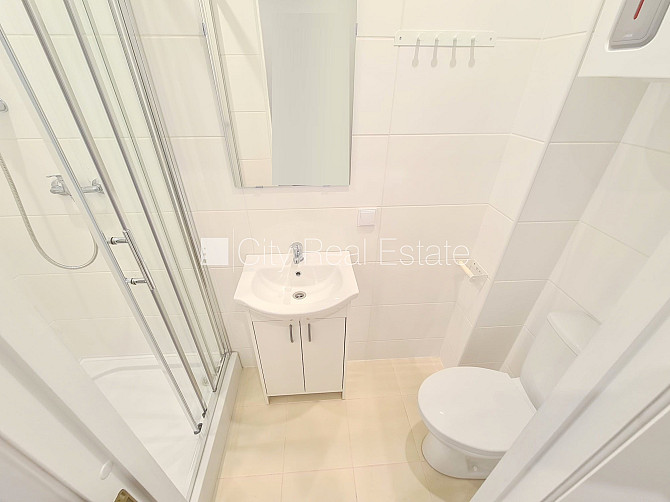 Fasādes māja, slēgts pagalms, iespēja nomāt autostāvvietu, ieeja no ielas, kāpņu telpa pēc Rīga - foto 10