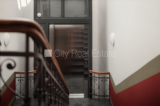 Fasādes māja, renovēta māja, ieeja no ielas, ir lifts, istabas izolētas 2 gab., studio tipa, Rīga - foto 11