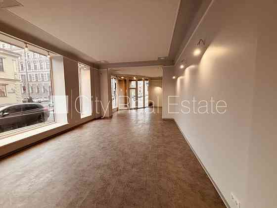 Фасадный дом, закрытый двор, отопление - воздушный теплонасос, бойлер для горячей Рига