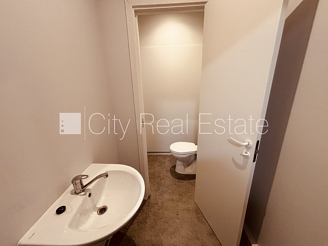 Fasādes māja, slēgts pagalms, apkure-gaisa siltumsūknis, boilers karstajam ūdenim, gaisa Rīga - foto 15