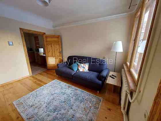 Дом во дворе, закрытый двор, место для машины, изолированные комнаты 3 шт., одна Jūrmala