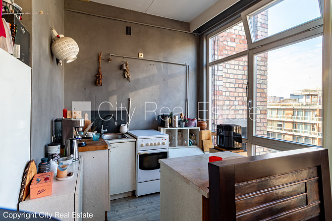 Фасадный дом, благоустроенный озеленённый двор, место для машины, вход с улицы и Рига - изображение 17