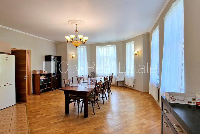 Zeme īpašumā, privātmāja, jaunceltne, labiekārtota apzaļumota teritorija 1705 m2, bruģēts Jūrmala - foto 12
