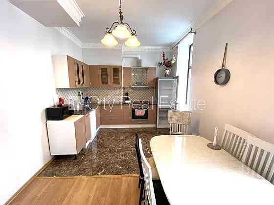 Дом во дворе, реновированный дом, окна выходят во двор, количество спален 3 шт., Rīga