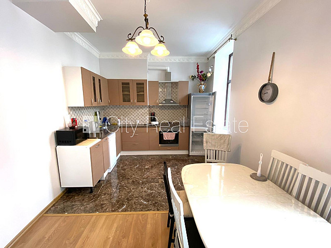 Дом во дворе, реновированный дом, окна выходят во двор, количество спален 3 шт., Рига - изображение 2