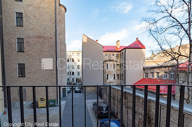 Fasādes māja, renovēta māja, fasāde ar dekoratīvo apmetumu, slēgts pagalms, ieeja no ielas Rīga - foto 18