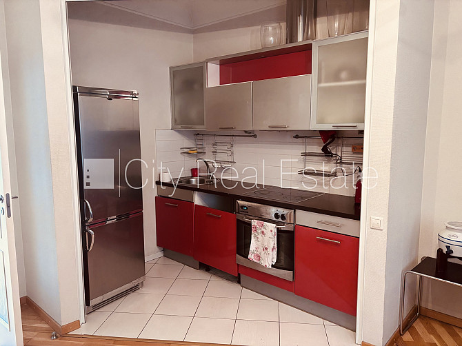 Pagalma ēka, renovēta māja, iežogota teritorija, mansards, terase, guļamistabu skaits 3 gab., Rīga - foto 20