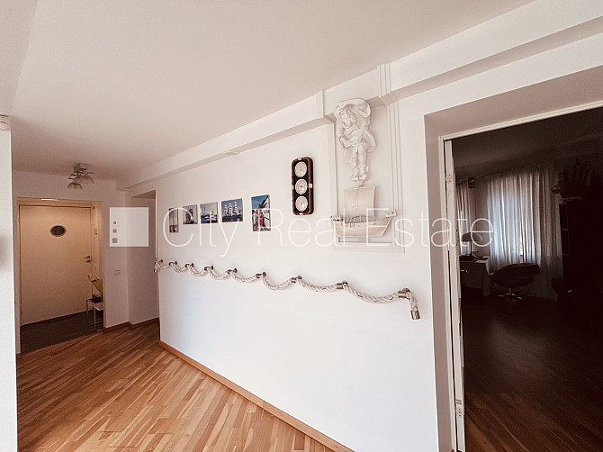 Pagalma ēka, renovēta māja, iežogota teritorija, mansards, terase, guļamistabu skaits 3 gab., Rīga - foto 13