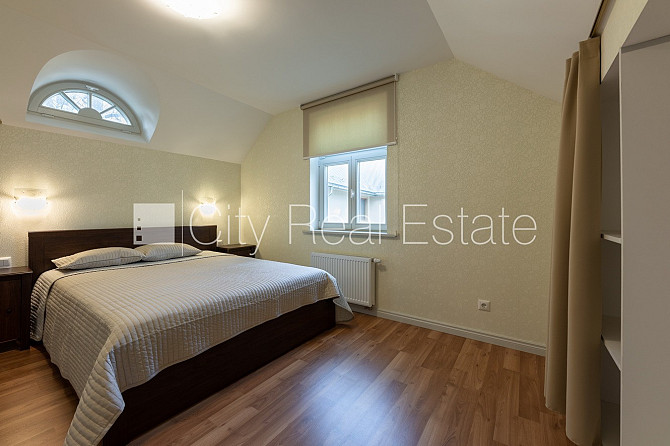 Privātmāja, labiekārtots apzaļumots pagalms, iežogota teritorija, slēgta teritorija, vieta Jūrmala - foto 10