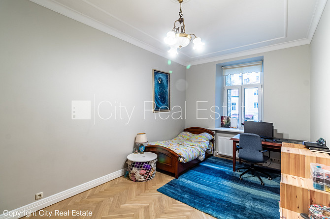 Реновированный дом, окна выходят в обе стороны дома, количество спален 3 шт., Рига - изображение 15