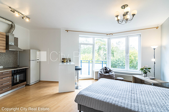 Projekts - Duntes Ozoli, vieta automašīnai, ir lifts, balkons, logi vērsti uz parka pusi, studio Rīga - foto 1