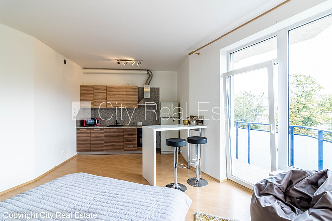 Projekts - Duntes Ozoli, vieta automašīnai, ir lifts, balkons, logi vērsti uz parka pusi, studio Rīga - foto 2