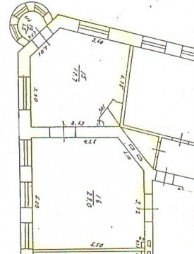 Fasādes māja, ieeja no ielas, ir lifts, kāpņu telpa pēc kosmētiskā remonta, balkons, logi Rīga - foto 9