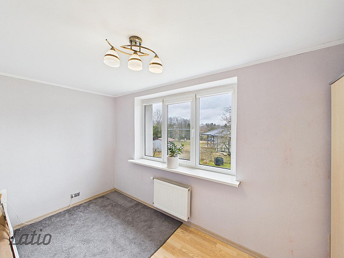 Pārdod plašu ģimenes māju Salaspilī ar pirti un viesu māju
Tiek pārdots pārdomāts un Salaspils - foto 5