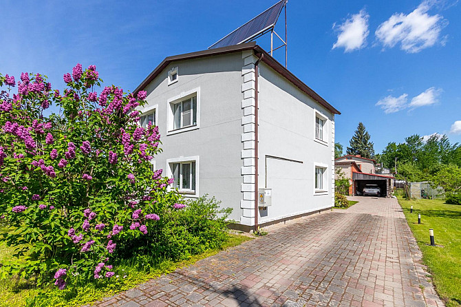 Pārdod plašu ģimenes māju Salaspilī ar pirti un viesu māju
Tiek pārdots pārdomāts un Salaspils - foto 6