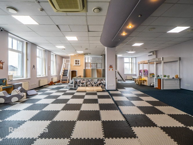 Birojs Pārdaugavā, pretī 