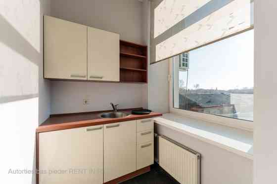 Birojs Pārdaugavā, pretī "Gaismas pils" bibliotēkai.  Birojs sastāv no vienas lielas telpas (44 kvm) Rīga