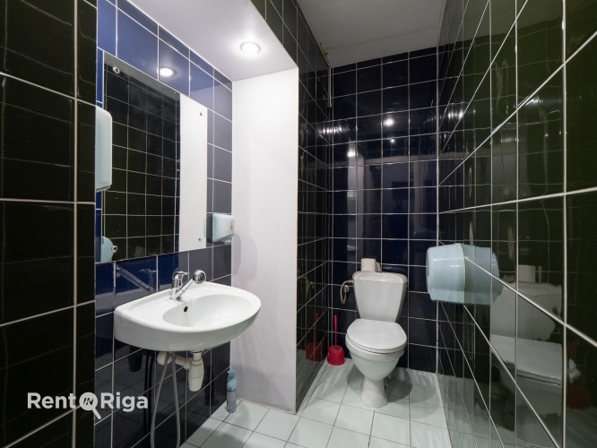 Birojs Pārdaugavā, pretī 