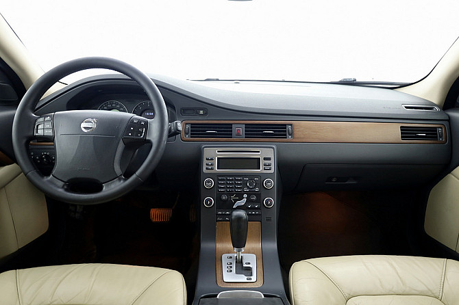 Volvo V70 Summum Facelift ATM 2.4 D5 136kW Таллин - изображение 5