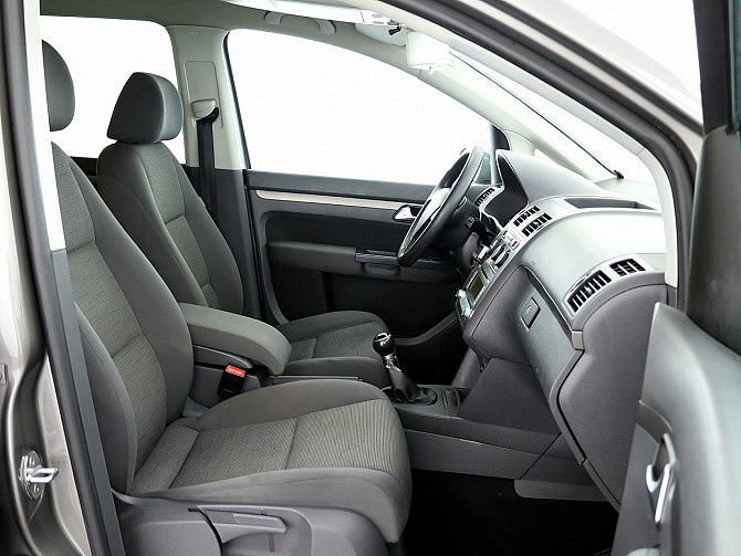 Volkswagen Touran Comfortline Facelift 1.9 TDI 66kW Tallina - foto 6