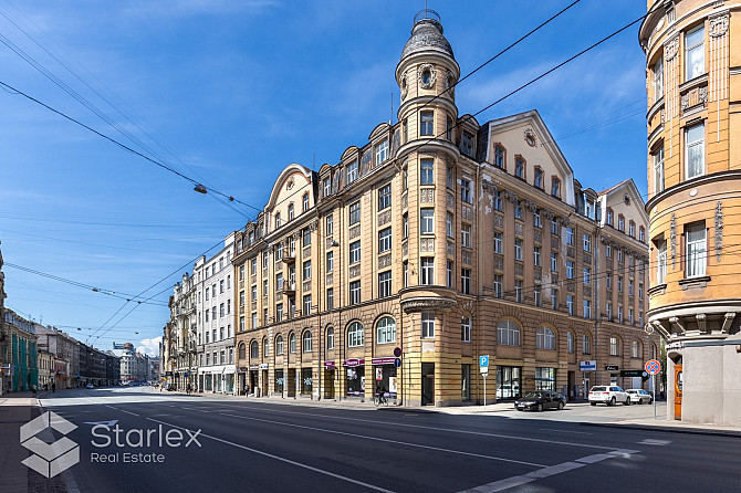 Pārdod 2 salonus par vienu cenu. Telpas atrodas Brīvības ielā 103. Jūgenstila ēka celta Rīga - foto 1