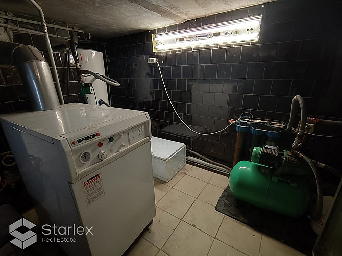 Investīciju objekts pašā Rīgas centrā! Pārdod divstāvu ēku - A. Čaka iela 56A-14, slēgtā Rīga - foto 1