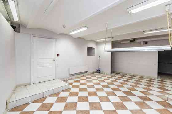 Сдается в аренду помещение под мастерскую/офис в центре Риги рядом с Новым Рига