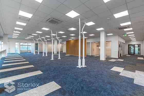 Офис с собственной террасой - 120 м2. Современный бизнес-комплекс, расположенный в Rīga