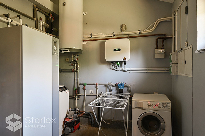 Plaša un iespaidīga privātmāja Bieriņos. Lielisks divstāvu nams un skaisti iekārtots dārzs. Rīga - foto 18