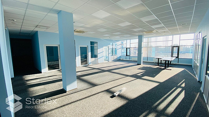 Moderns, augstas klases biznesa komplekss, kas atrodas Pārdaugavā, Vienības gatvē 109 - Rīga - foto 3
