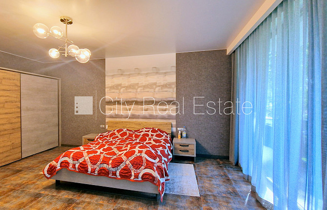 Jaunceltne, fasādes māja, labiekārtota apzaļumota teritorija, garāža vienai automašīnai, Rīga - foto 7