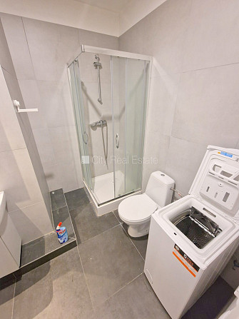 Fasādes māja, ieeja no ielas, mansards, sauna, caurstaigājamas izolētas istabas, augstie Rīga - foto 11