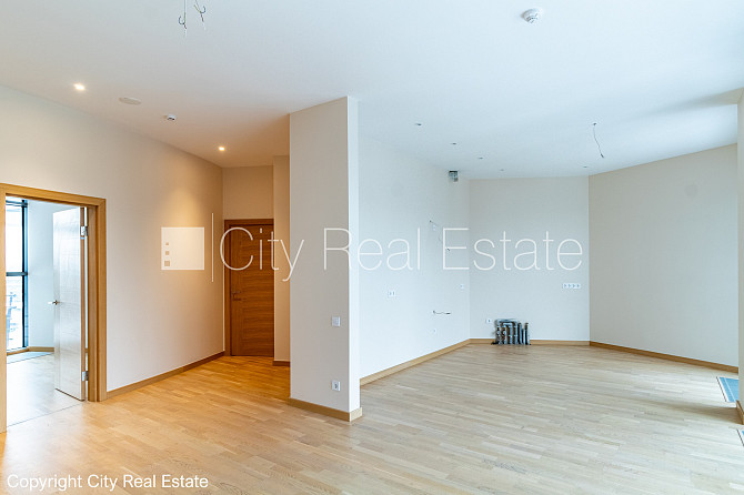 Zeme īpašumā, jaunceltne, monolīta betona sienas, zaļā teritorija, bruģēts piebraucamais Jūrmala - foto 4