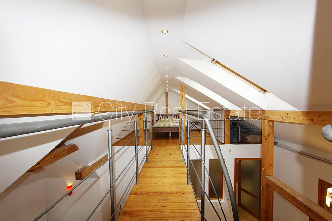 Fasādes māja, ieeja no ielas, mansards, sauna, caurstaigājamas izolētas istabas, augstie Rīga - foto 14