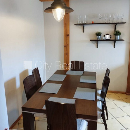 Fasādes māja, ieeja no ielas, mansards, sauna, caurstaigājamas izolētas istabas, augstie Rīga - foto 4