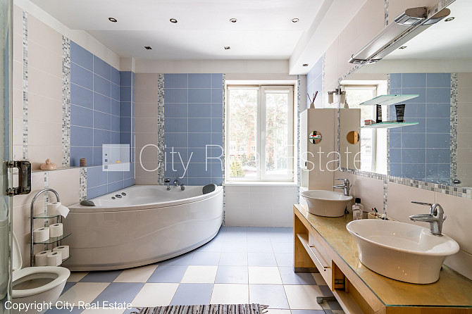 Labiekārtots apzaļumots pagalms, iežogota teritorija, garāža vienai automašīnai, baseins, Jūrmala - foto 4