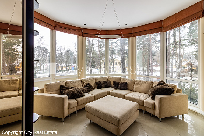 Labiekārtots apzaļumots pagalms, iežogota teritorija, garāža vienai automašīnai, baseins, Jūrmala - foto 1