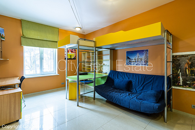 Labiekārtots apzaļumots pagalms, iežogota teritorija, garāža vienai automašīnai, baseins, Jūrmala - foto 17