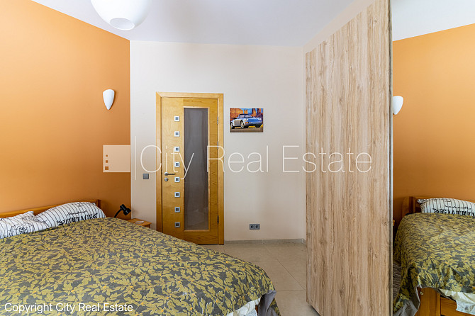 Labiekārtots apzaļumots pagalms, iežogota teritorija, garāža vienai automašīnai, baseins, Jūrmala - foto 16