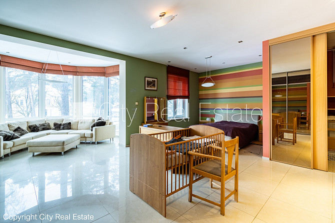 Labiekārtots apzaļumots pagalms, iežogota teritorija, garāža vienai automašīnai, baseins, Jūrmala - foto 3